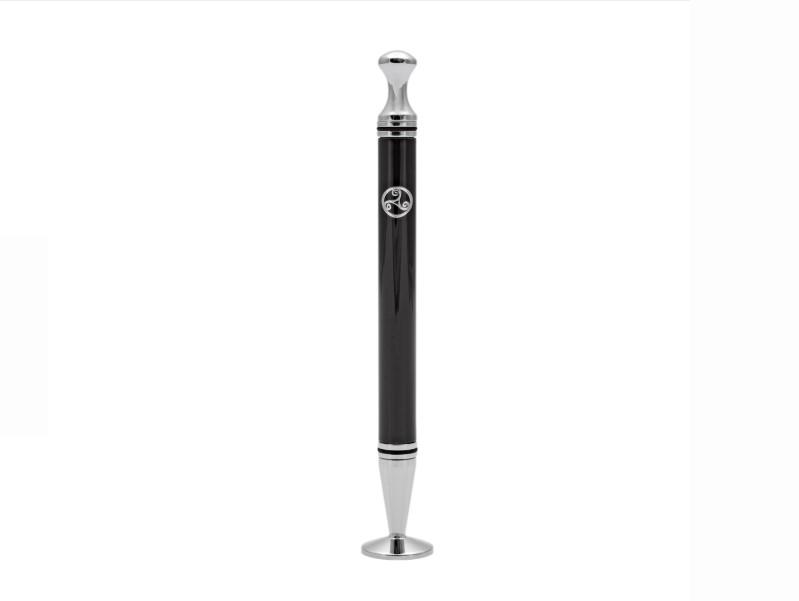 Rattrays Thin Caber Triskel Tamper, pipatömködő kihúzható pipa szurkálóval fekete/króm színű - Rattrays emblémával